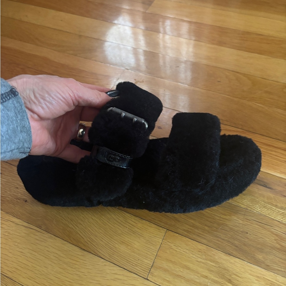 UGG women’s Black Fuzzy Slide